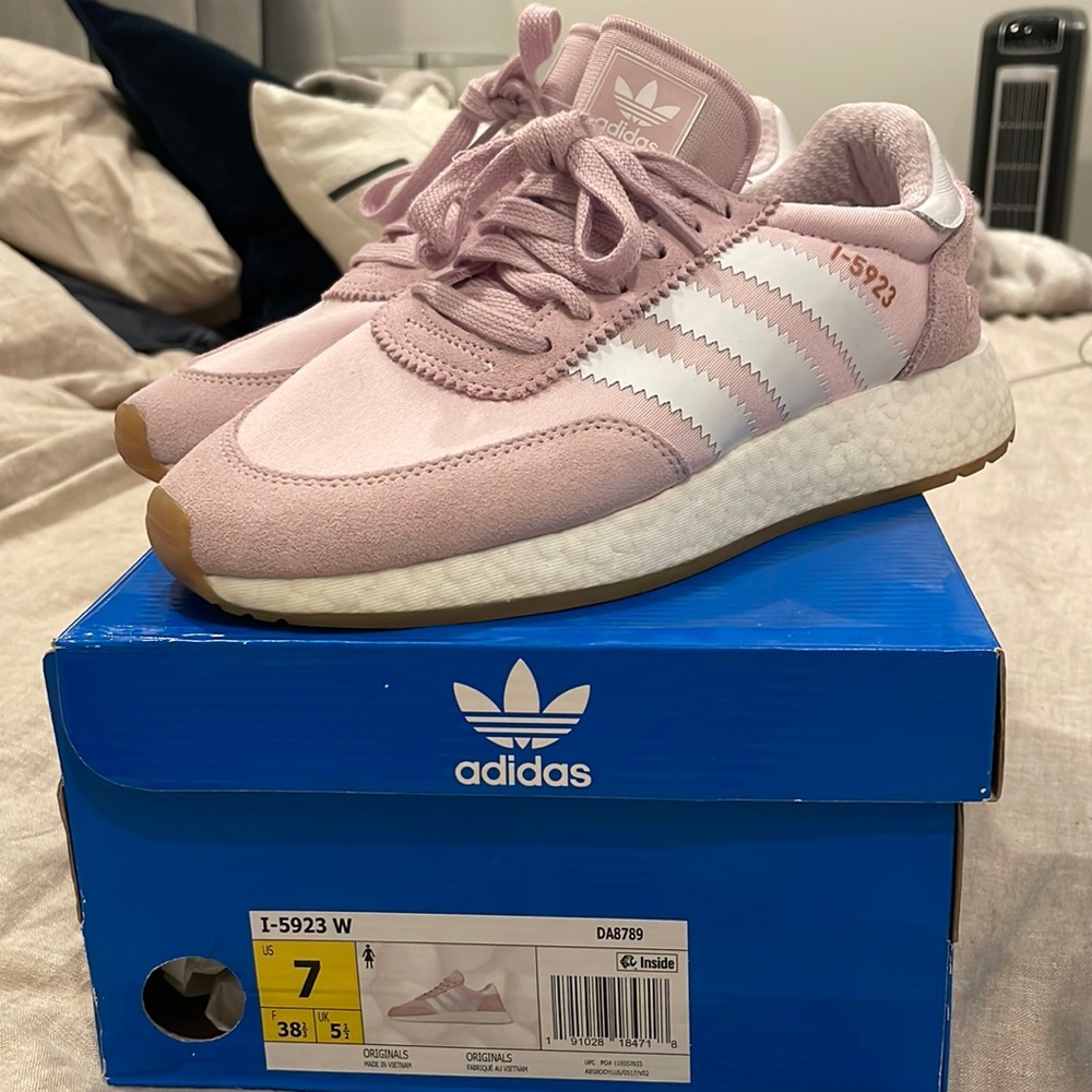 Adidas I-5923 W women’s 7 pink and white sneaker